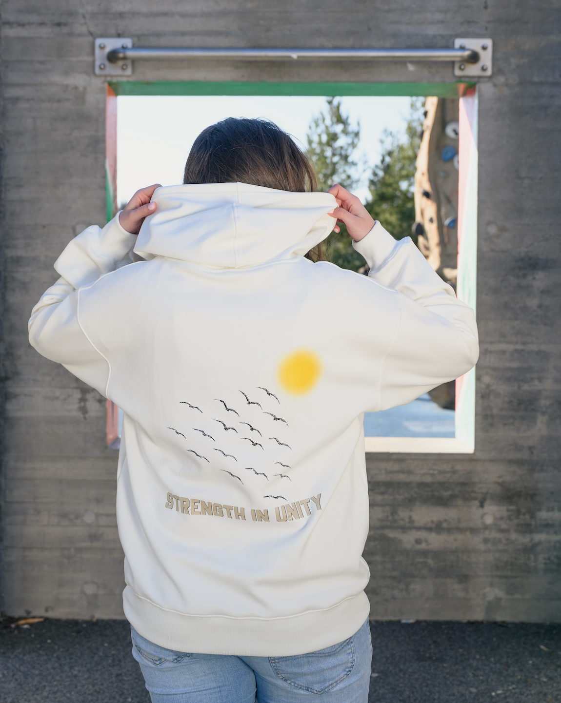 STRENGHT IN UNITY OVERSIZE HOODIE